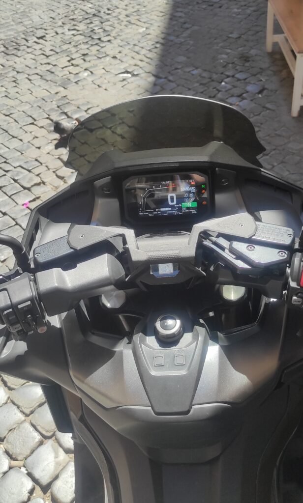 Honda Forza 750 (2022) – Staffa Centrale per GPS e Smartphone